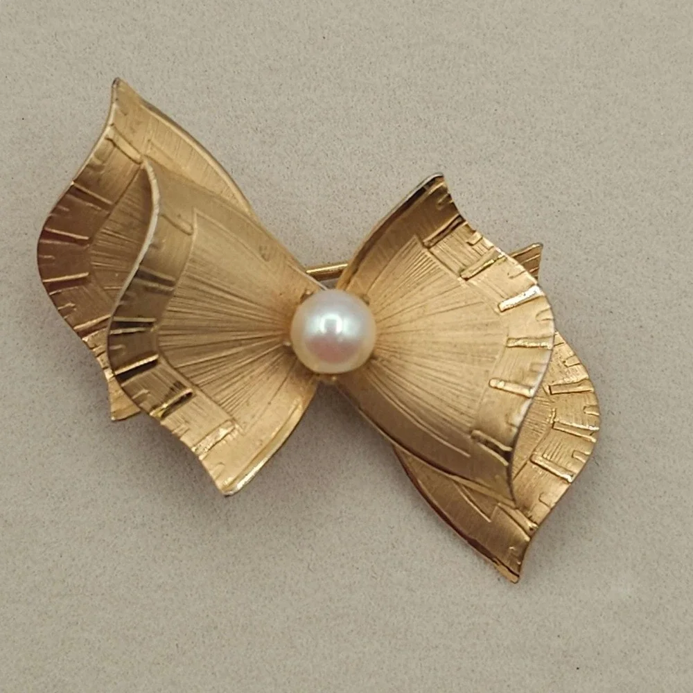 Vintage 12kt Gold Filled Bow Brooch Pearl‎ Textured IPS Pin Dimensional